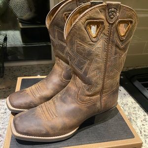 ariat leather western square toe boot